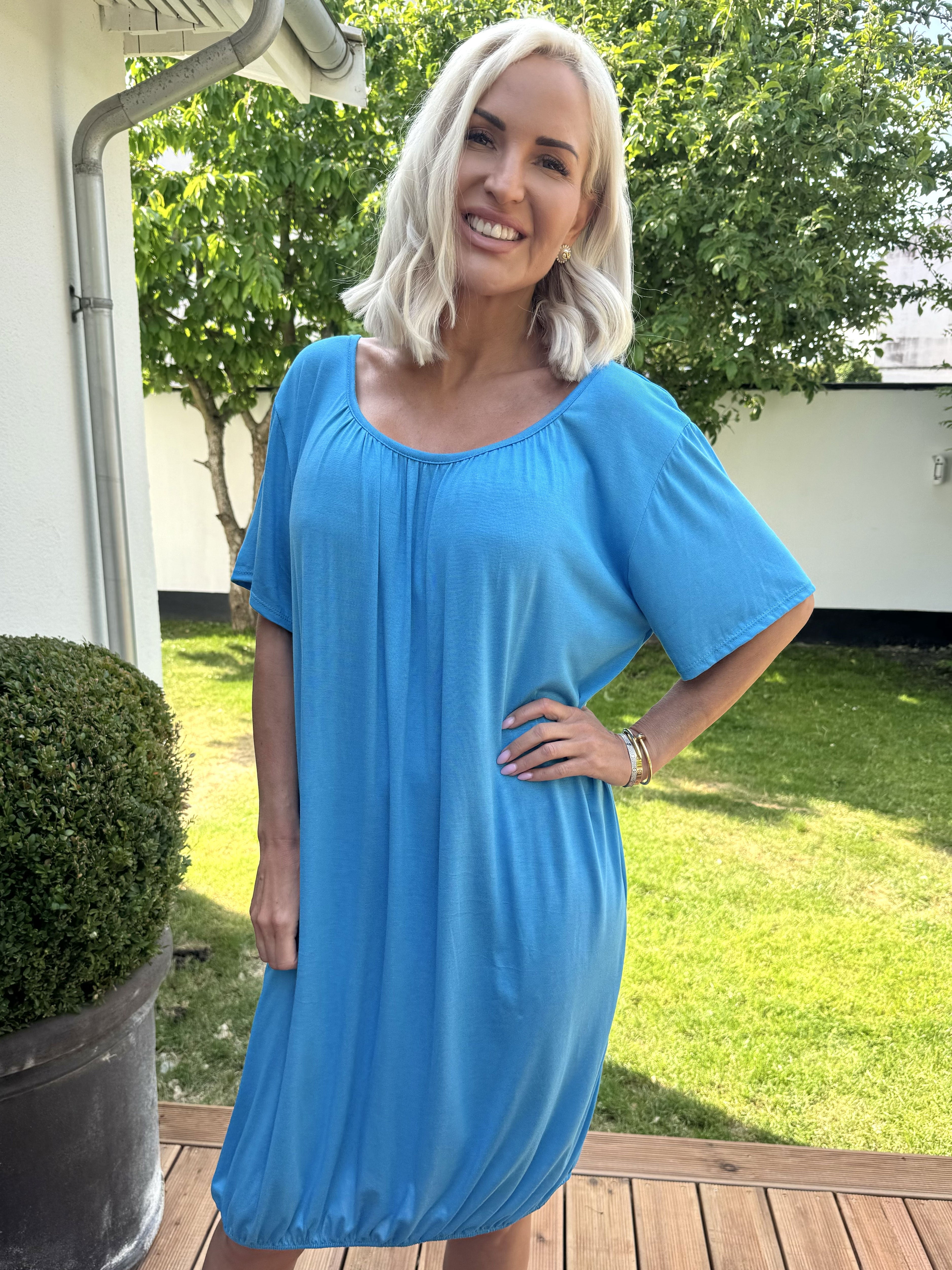 Miracle Dress - Basis kjole i viskose med elastik forneden